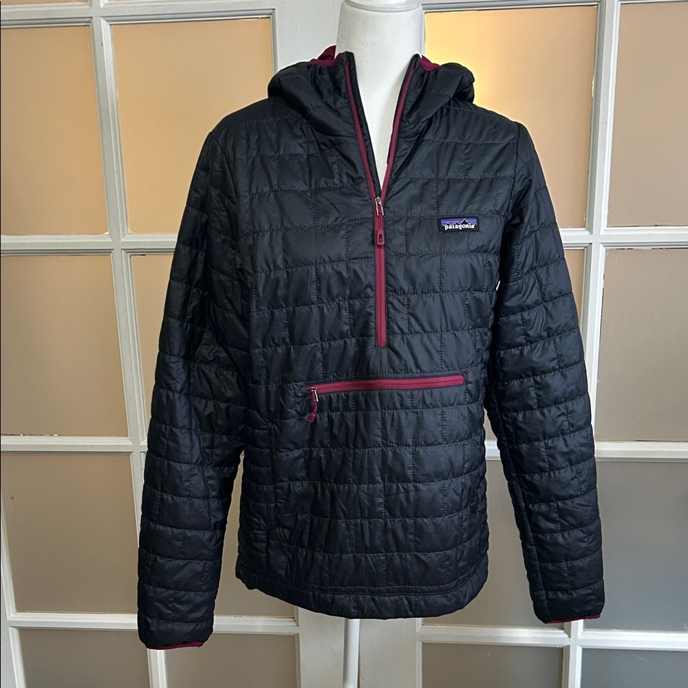 Patagonia Women’s Nano Puff pullover-size M